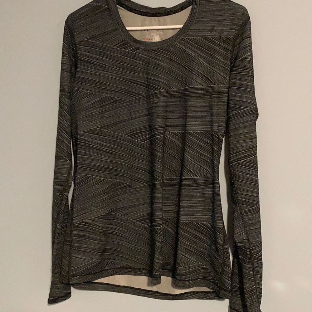 Under armour heat gear athletic shirt